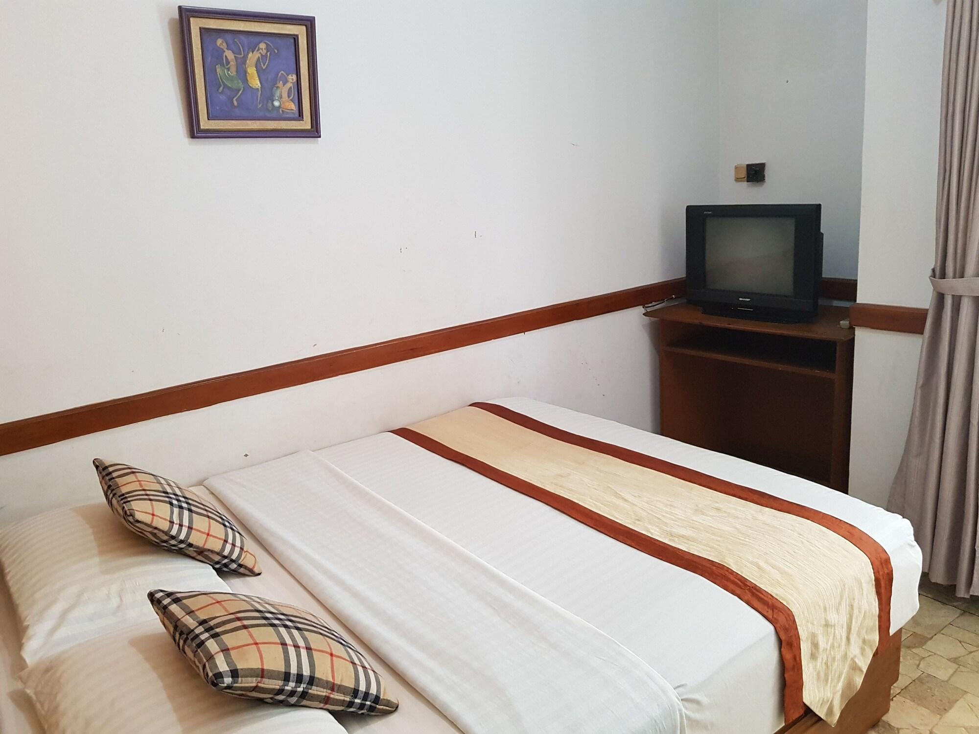 Oyo 1945 Hotel Bali Indah Bandung Exteriör bild