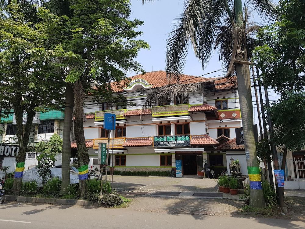Oyo 1945 Hotel Bali Indah Bandung Exteriör bild