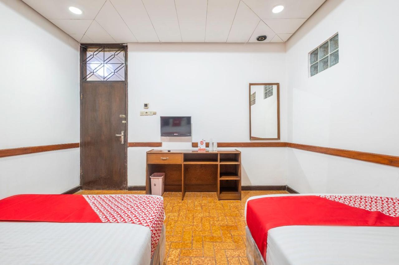 Oyo 1945 Hotel Bali Indah Bandung Exteriör bild