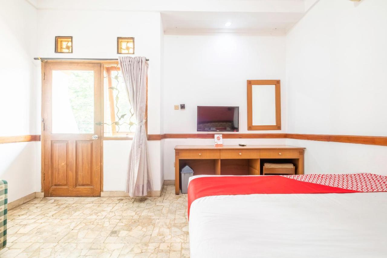 Oyo 1945 Hotel Bali Indah Bandung Exteriör bild